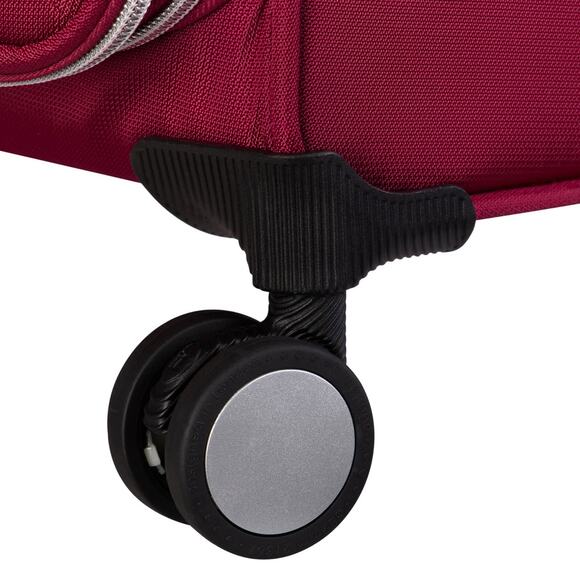 it luggage Expectant 28" Softside Checked 8 Wheel Expandable Spinner, Red - Picture 3 of 7